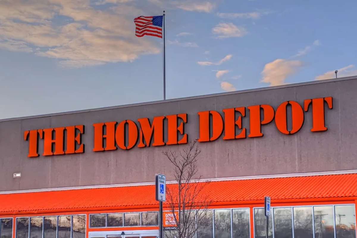 photo of the home depot and explanation of military discounts in Houston