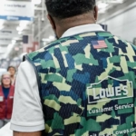 photo of the Lowes employee and explanation of military discounts in Houston area